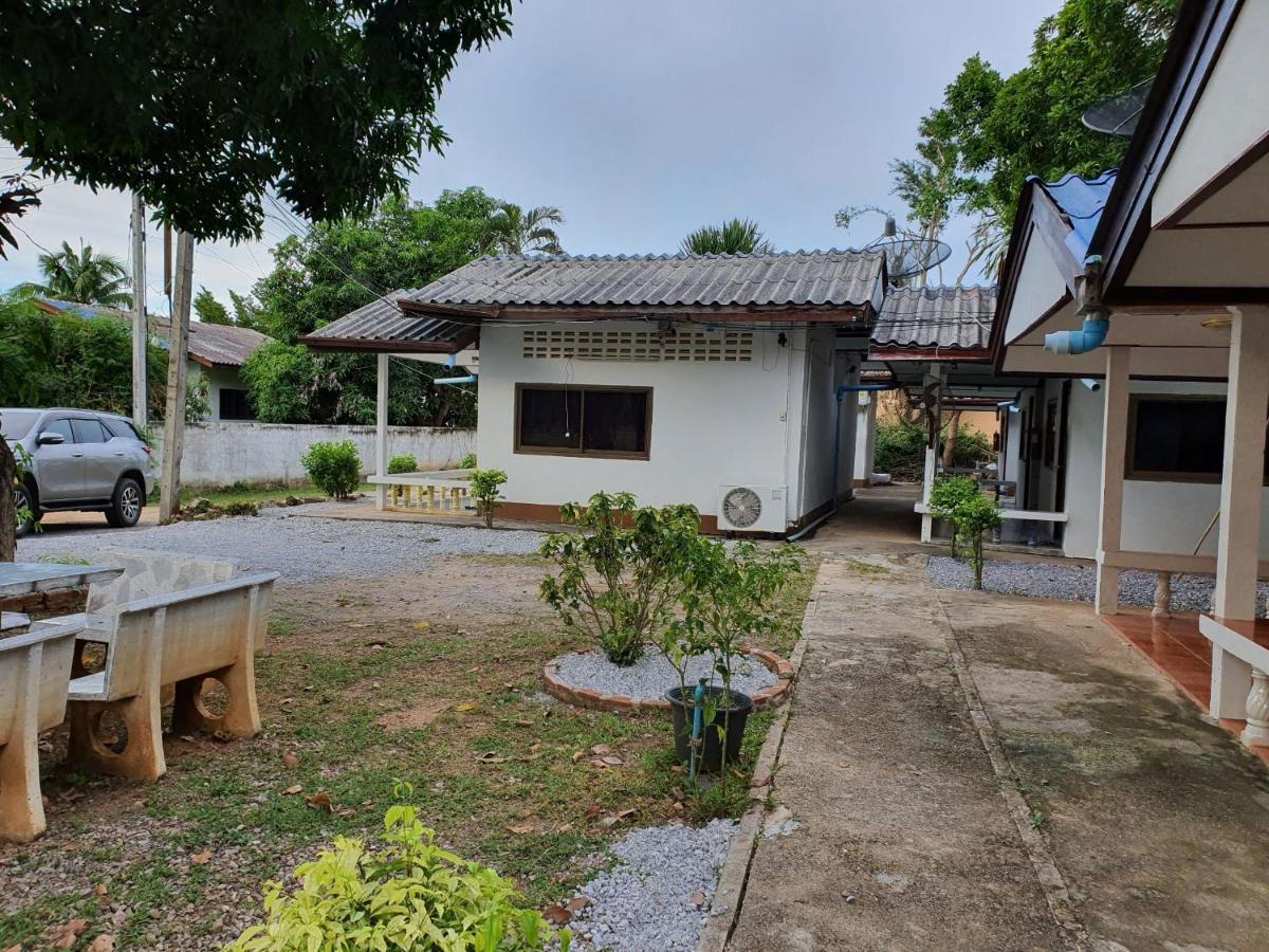 Pineapple Resort Ban Huai Thalaeng Phan Exterior foto
